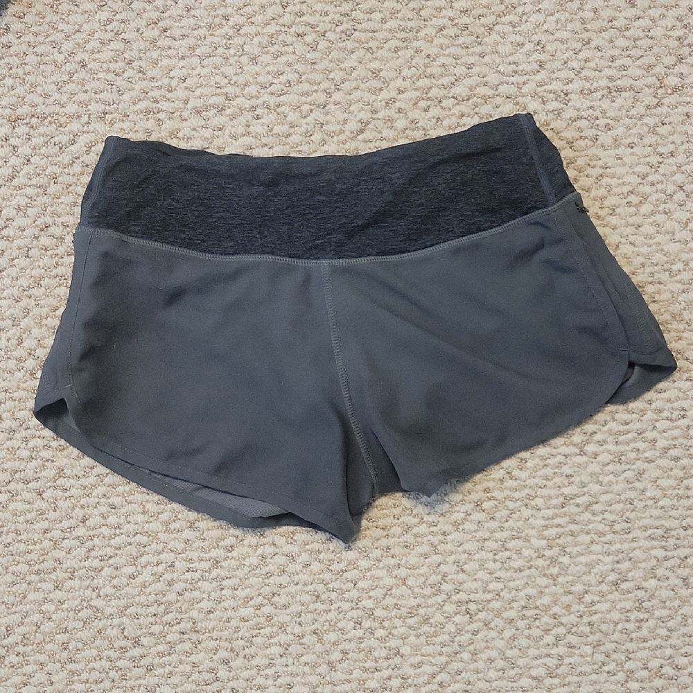Rabbit Pocket Shorts. Grey. Size Small